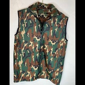 Men’s Unbranded Camouflage Vest Size Large